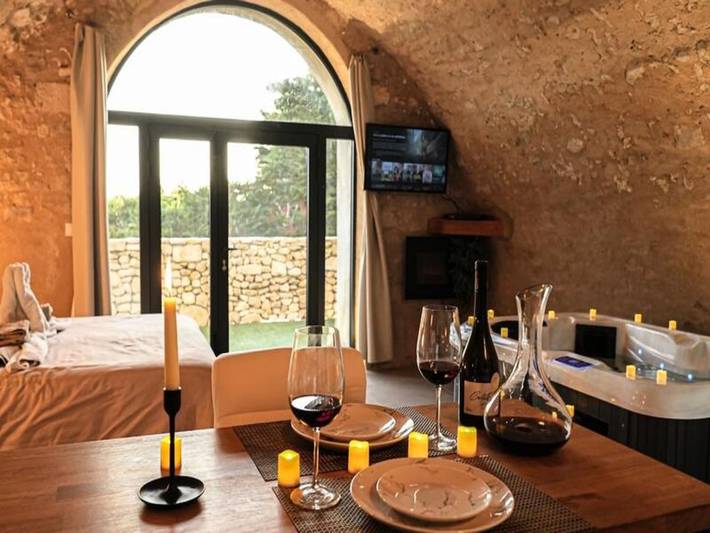 Appartement de vacances pour 2 personnes, avec jardin et jacuzzi ainsi que balcon et piscine, adapté aux familles