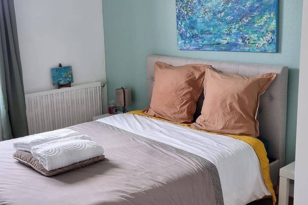 3-bedroom house with enclosed garden 1km from the ocean in Saint-Nazaire, Côte d'Amour