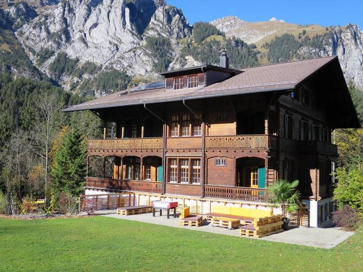 Chalet für 6 Personen, mit Terrasse und Garten sowie Ausblick in Kandersteg