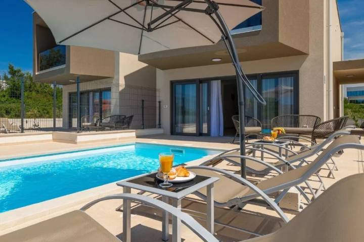 Ferienhaus für 6 Personen, mit Terrasse und Pool, mit Haustier in Novigrad - 4