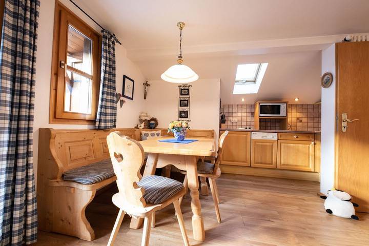 Ferienwohnung für 2 Personen, mit Balkon und Ausblick an der Zugspitzland - 3