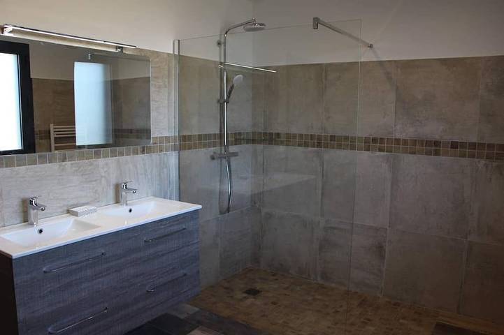 Villa située en plein cœur de la Provence avec piscine privative sur 3 hectares. in Roquevaire, Côte méditerranéenne (France)