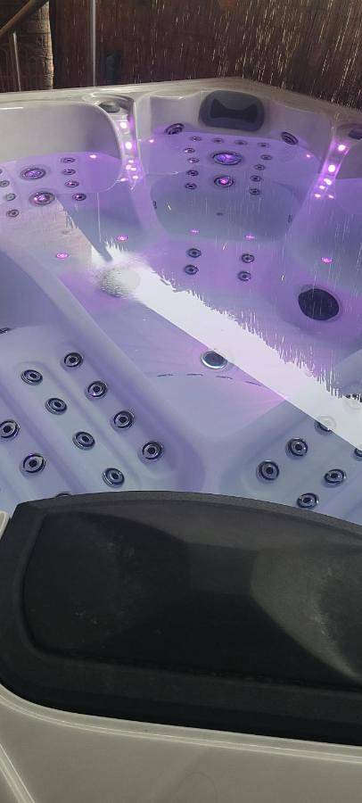 Location de vacances pour 2 personnes, avec terrasse ainsi que sauna et jacuzzi à Courcelles (Hainaut) - 2