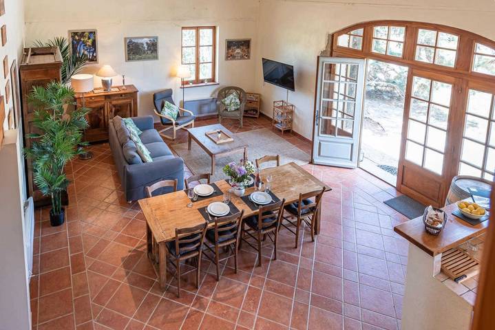 Gîte pour 6 personnes, avec piscine ainsi que jardin et terrasse à Laure-Minervois - 3