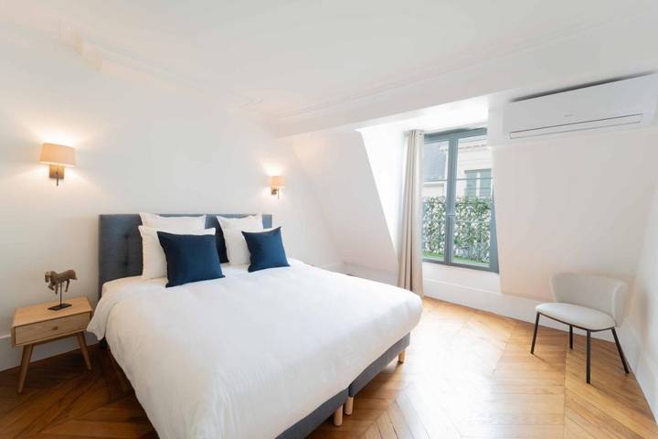 Gîte pour 4 personnes, avec terrasse dans Theatre Edouard Vii Paris - 2