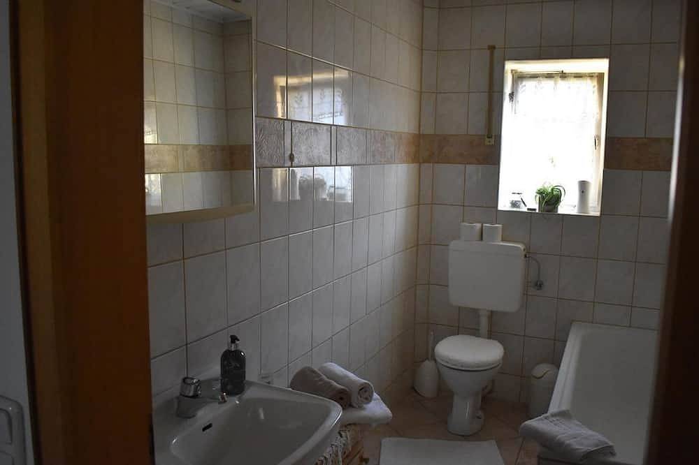 Ganze Wohnung, Ferienwohnung Hubertusklause - 3-Bettwohnung in Montabaur, Lahn-Taunus