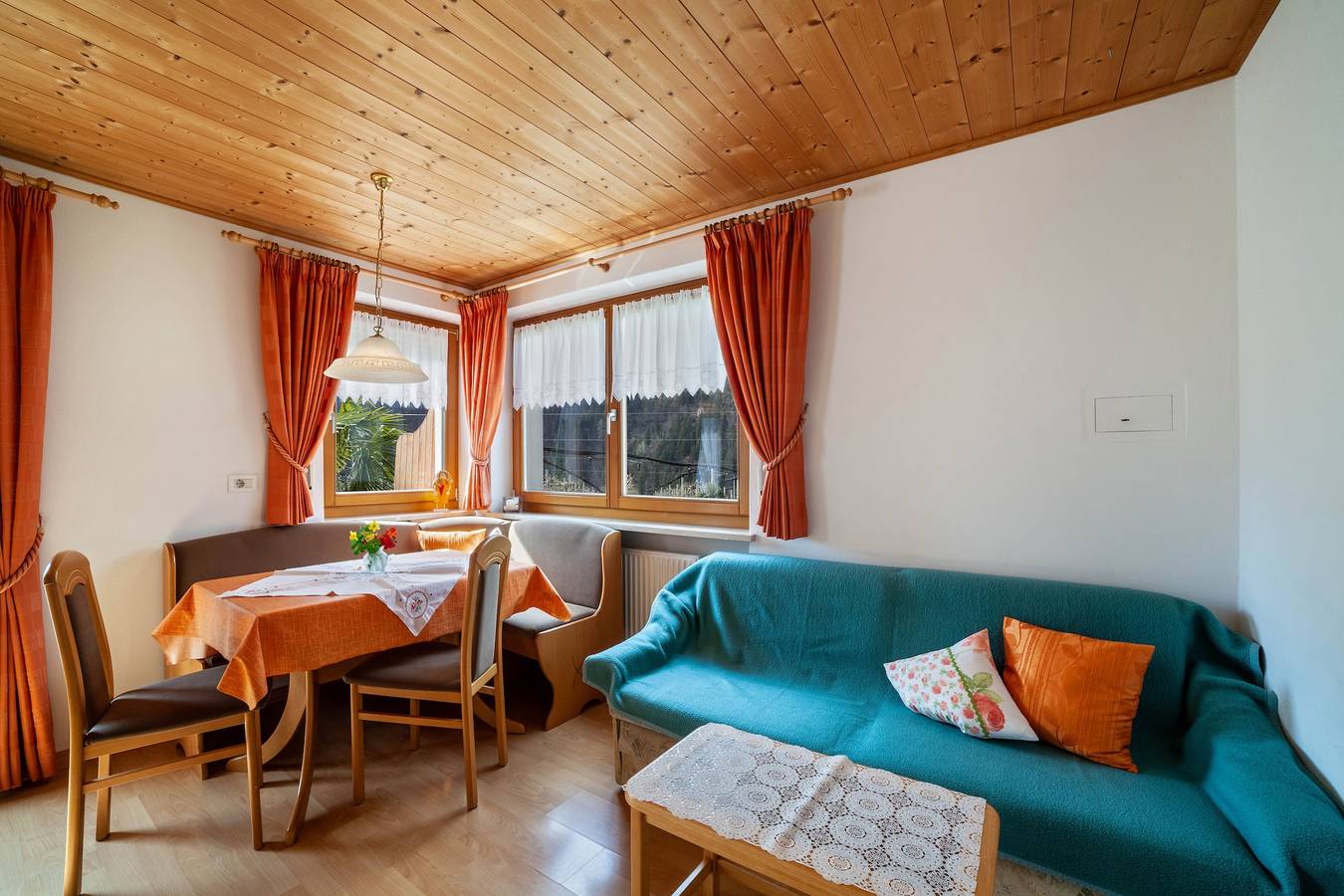 Ganze Wohnung, Apartment "Veilchen" mit Bergblick, Pool, Wlan, Balkon und Garten in Saltaus, Riffian