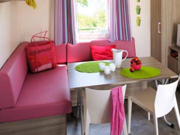 Camping für 6 Personen in Clairvaux-les-Lacs, Jura, Bild 4