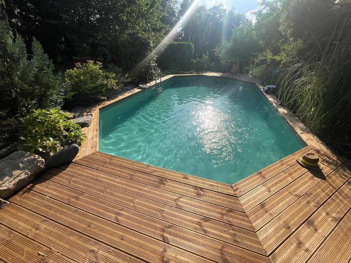 Ferienhaus für 2 Personen, mit Terrasse und Garten sowie Pool