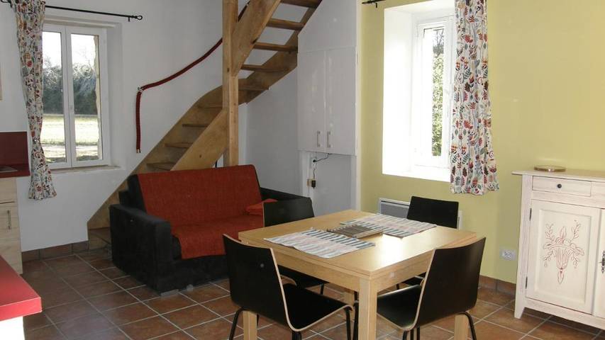 Location de vacances pour 3 personnes, avec vue et jardin à Saint-Martin-de-Crau - 2