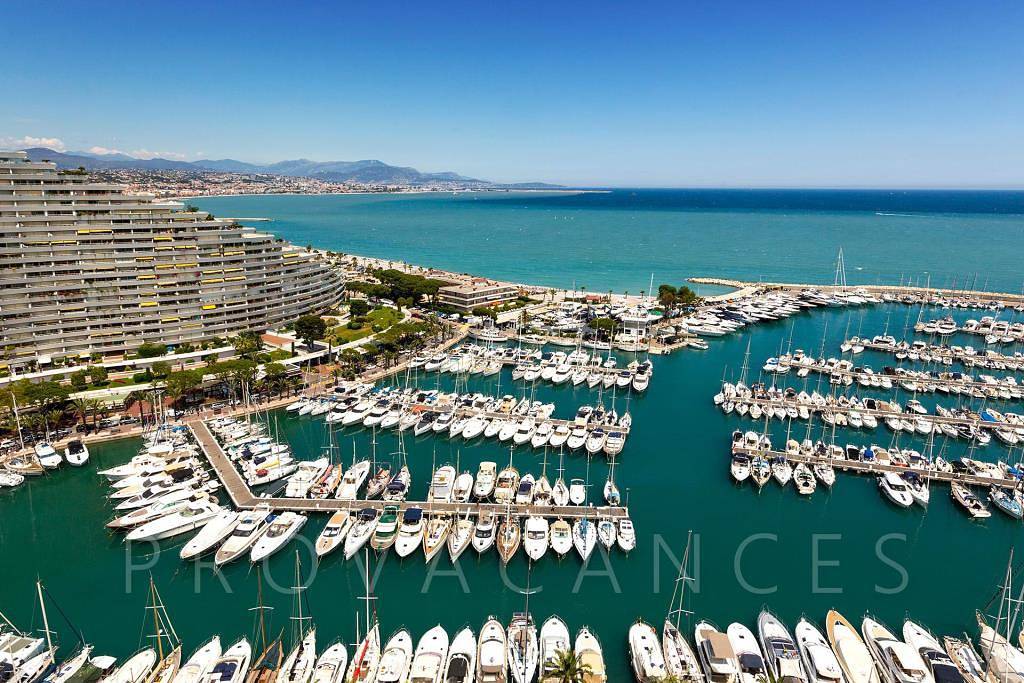 Ganze Ferienwohnung, Ferienwohnung mit Panoramablick in Villeneuve-Loubet in Villeneuve-Loubet Plage, Villeneuve-Loubet