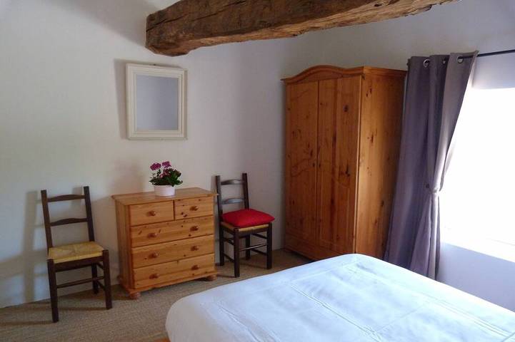 Gîte pour 15 personnes, avec jardin ainsi que piscine et jacuzzi à Montrem - 4