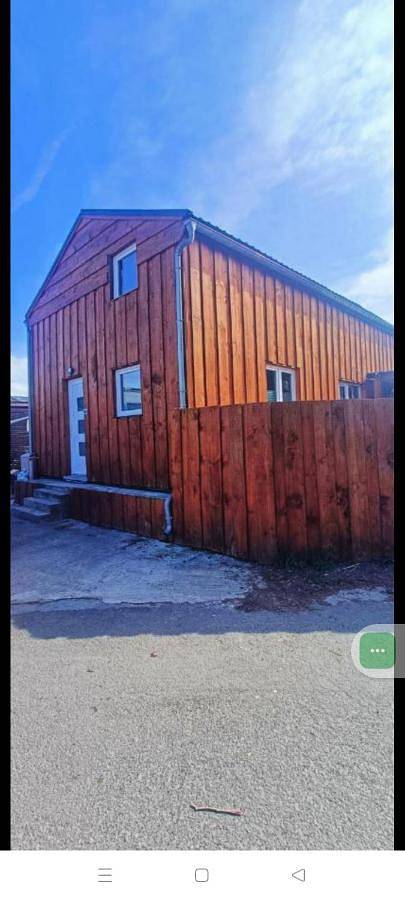 Maison pour 5 personnes, avec jardin ainsi que terrasse et piscine, animaux acceptés à Yvoir