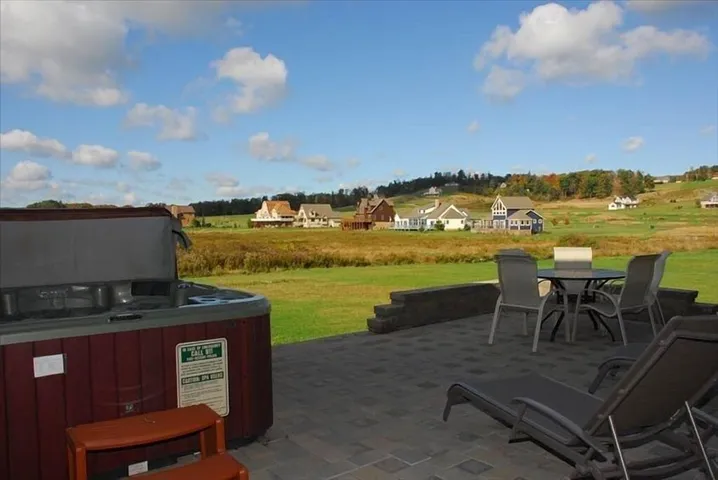 Vacation house for 12 people, with yard and balcony as well as hot tub - 1