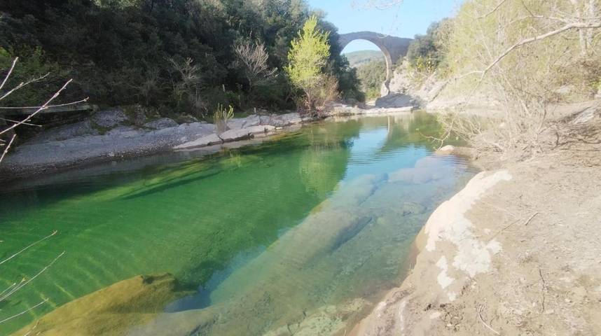Casa rural para 4 personas, con piscina además de jardín y vistas, Se admiten mascotas en Garrotxa - 4