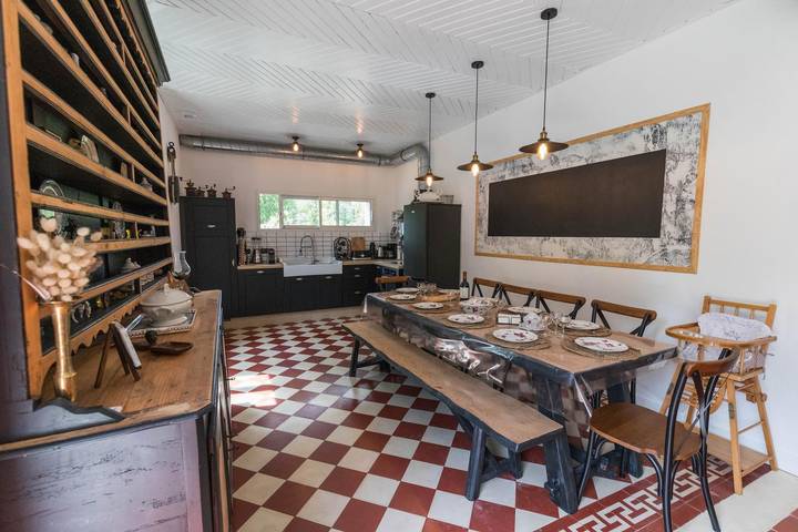 Gîte pour 10 personnes, avec Terrasse et Jardin ainsi que Piscine et Vue