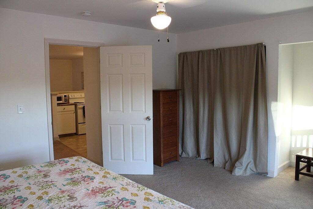 Ganze Wohnung, Heron's Nest - 1 Br kurzer Fußweg zum Strand! in Folly Beach, Charleston County