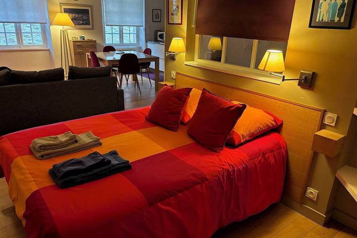 Gîte pour 4 personnes, avec piscine et balcon dans Eglise Saint Malo