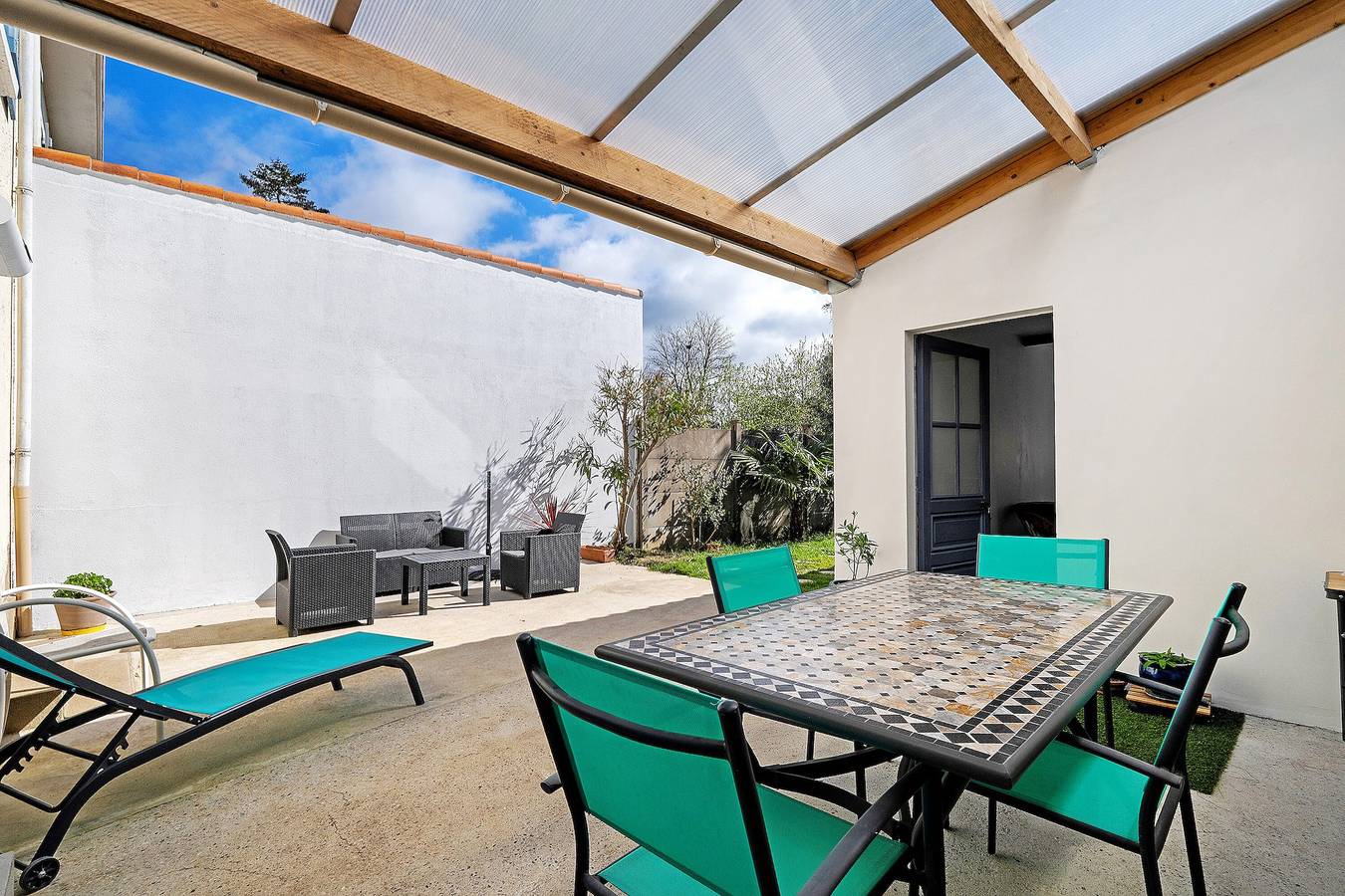 Gastenkamer “Les Passiflores” met gedeeld terras, tuin en Wi-Fi, foto 12