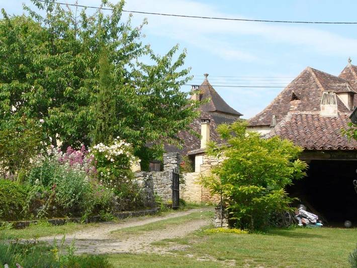 Location de vacances pour 8 personnes, avec jardin ainsi que piscine et vue, animaux acceptés à Sainte-Alvère - 3