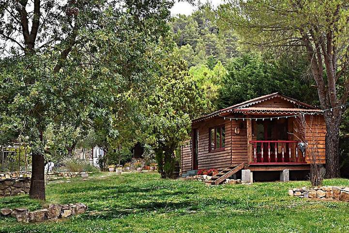 Chalet pour 4 personnes, avec Balcon ainsi que Jacuzzi et Jardin