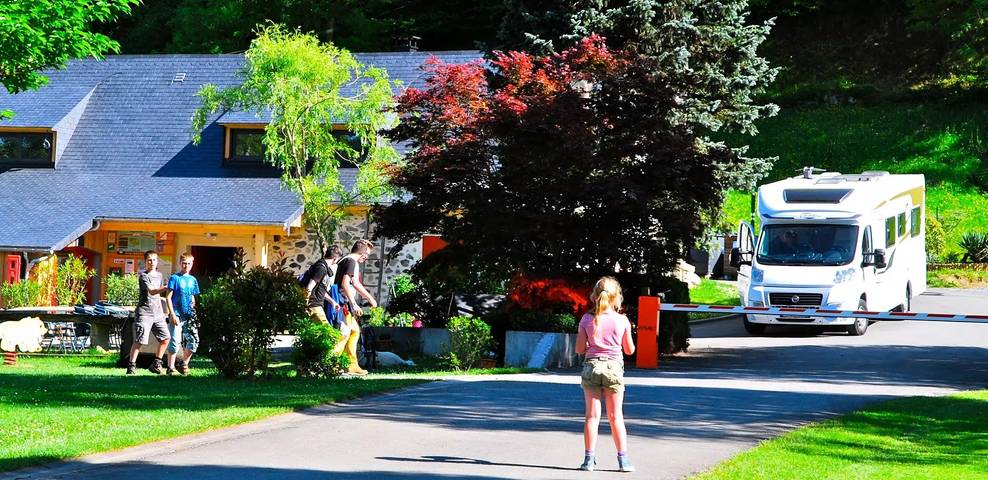 Camping für 4 Personen, mit Terrasse und Pool in Midi-Pyrenäen - 4
