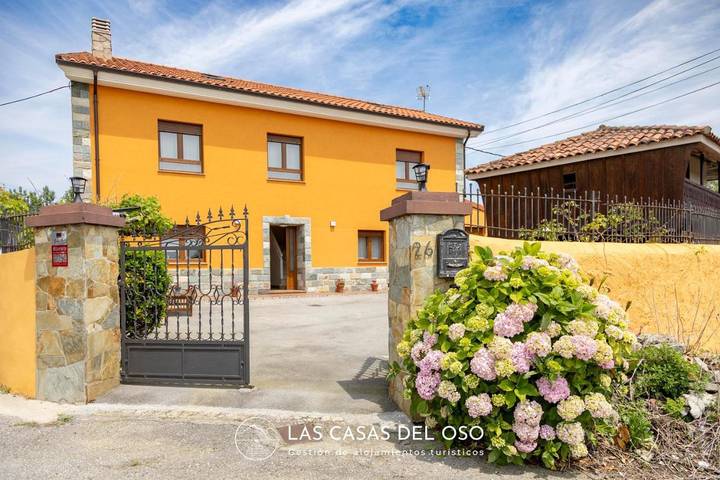 Casa de vacaciones para 6 personas, con vistas además de terraza y jardín - 1