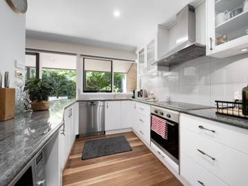 Holiday Home for 4 People in South Canberra, Canberra, Photo 1