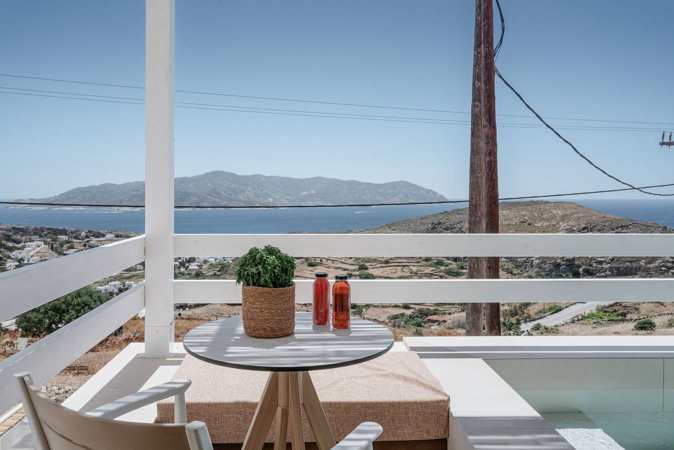 Entire apartment, Superior Suite with Private Pool and Seaview in Kimolos