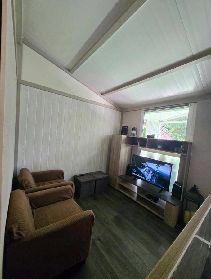 Chalet en camping bord de mer in Sorbo-Ocagnano, Arrondissement de Corte