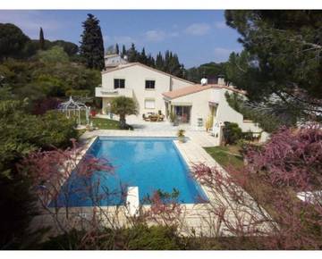 Cottage pour 4 personnes, avec terrasse et jardin ainsi que piscine et vue à Rouffiac-d'Aude