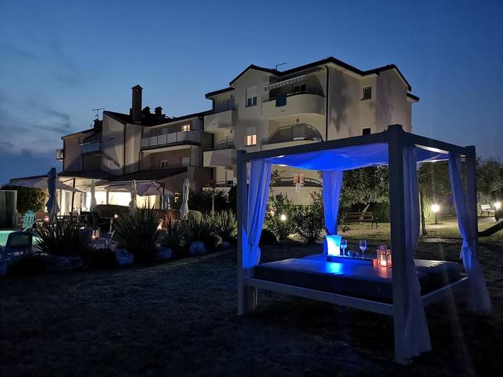 Gästehaus für 4 Personen, mit Garten und Ausblick sowie Pool und Sauna - 1
