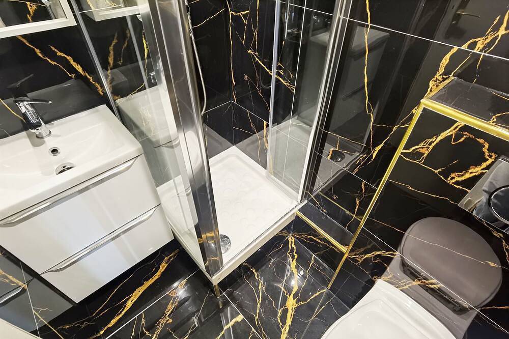 Apartamento entero, Calm Studio with Ac/ free charging parking（No.4） in Villemomble, Sena-Saint Denis