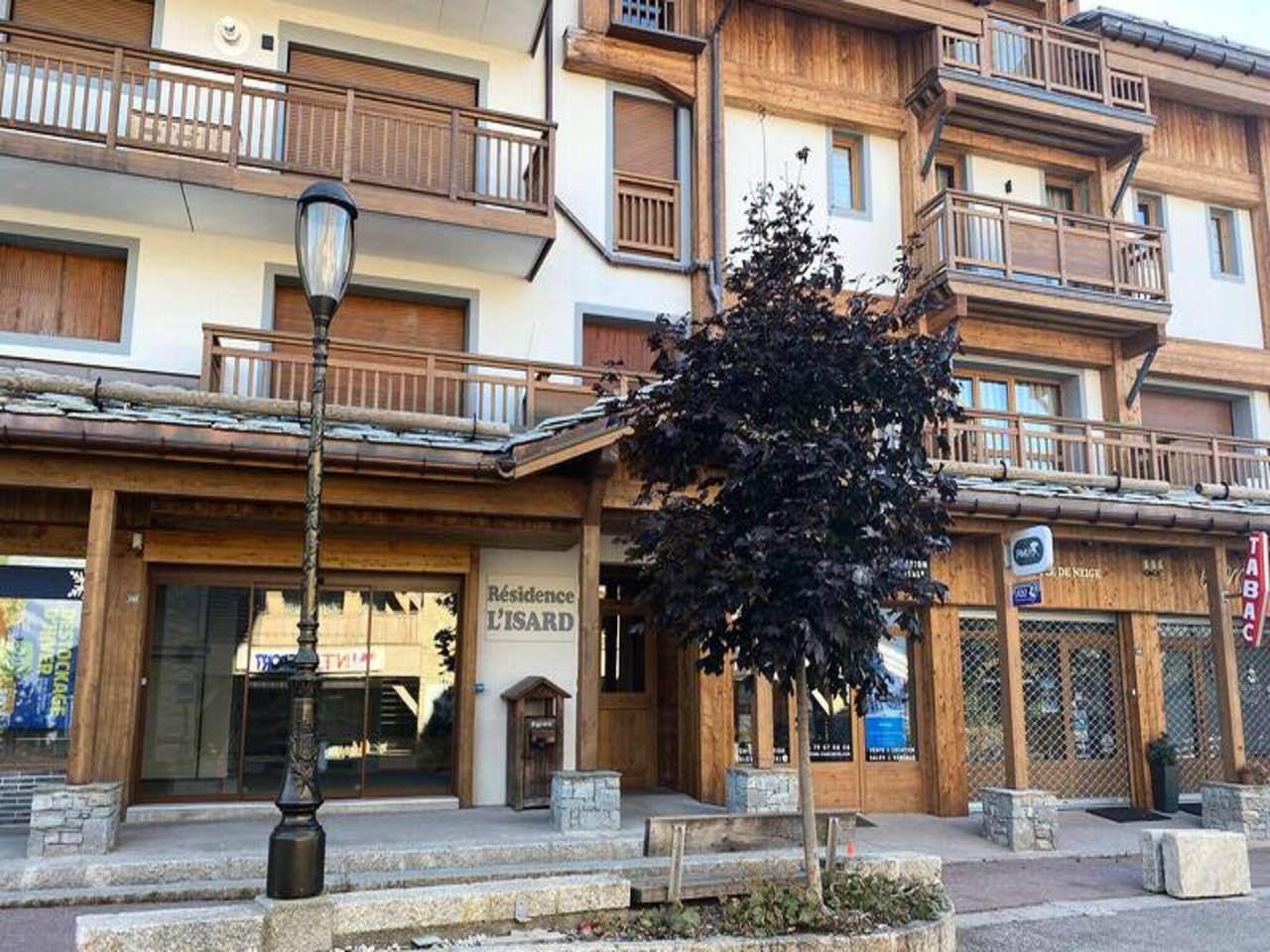 Apartamento entero, Apartamento en el centro del pueblo, cerca de las pistas de esquí. in Saint-Bon-Tarentaise, Les Trois Vallées