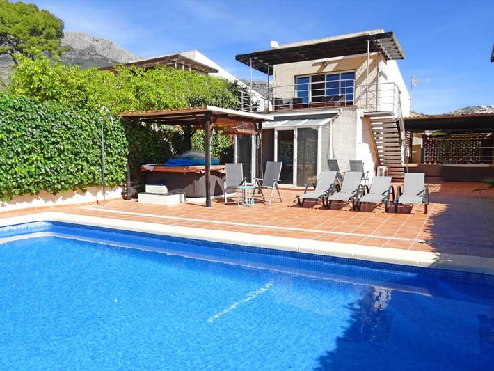 Location de vacances pour 5 personnes, avec Balcon et Terrasse ainsi que Jardin et Vue dans Altea La Vieja