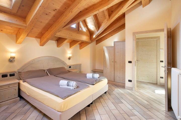 Appartamento intero, Appartamento 8' con vista sulle montagne, giardino condiviso e Wi-Fi in Livigno (Borgo), Livigno