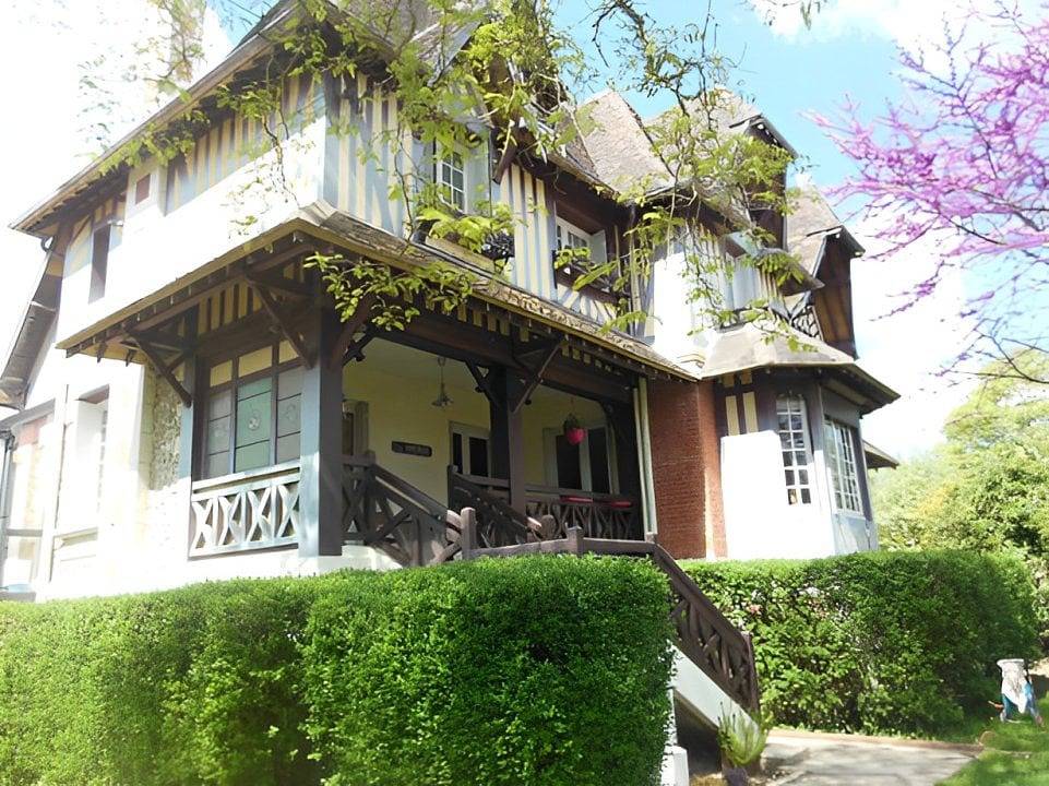 Maison d'hôtes Il était une fois... - Chambre Pays d'Auge in Sainte-Famille-en-Auge, Région de Lisieux