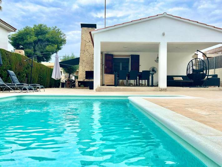 Apartamento de vacaciones para 6 personas, con jardín y piscina - 1