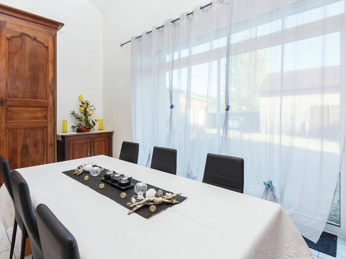 Three-Bedroom Holiday Home in Cazals, Quercy