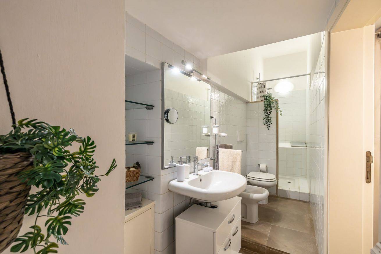 Entire apartment, Guesthost - Historic Palace in the Heart of Siena in Siena, Siena Province