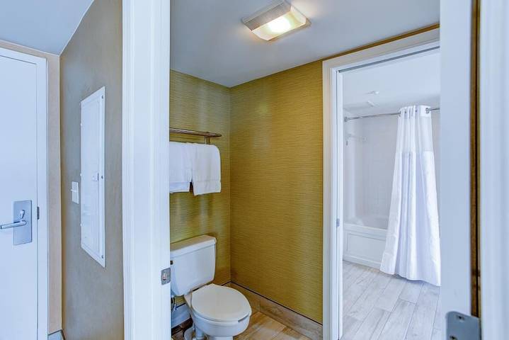 Hotel for 8 people, with pool in Virginia Beach