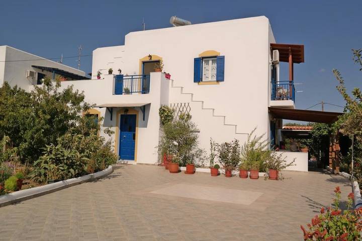 Maison d’hôte pour 2 personnes, avec Balcon et Terrasse ainsi que Jardin et Vue dans Naxos - 2