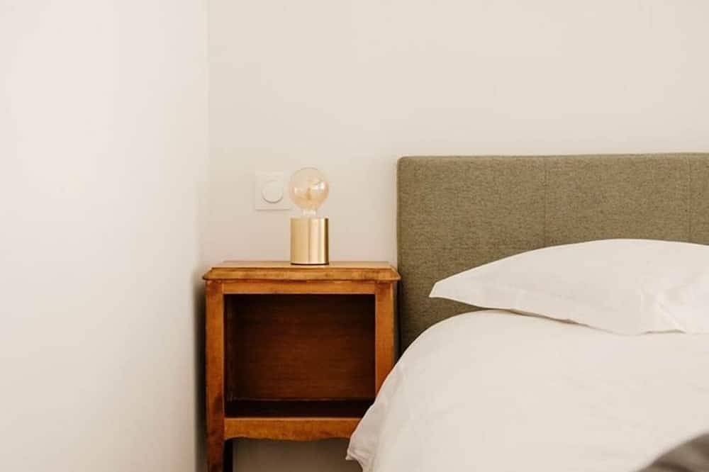 Entire apartment, Le Gite du Pied Levé charming country gite in Bain-de-Bretagne, Redon region