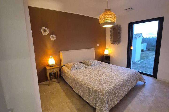 Location de vacances pour 8 personnes, avec jardin ainsi que jacuzzi et terrasse à Chusclan - 4