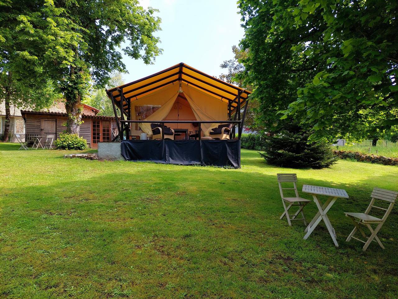 Romantische Safaritent Lodge in Roussines, Charente
