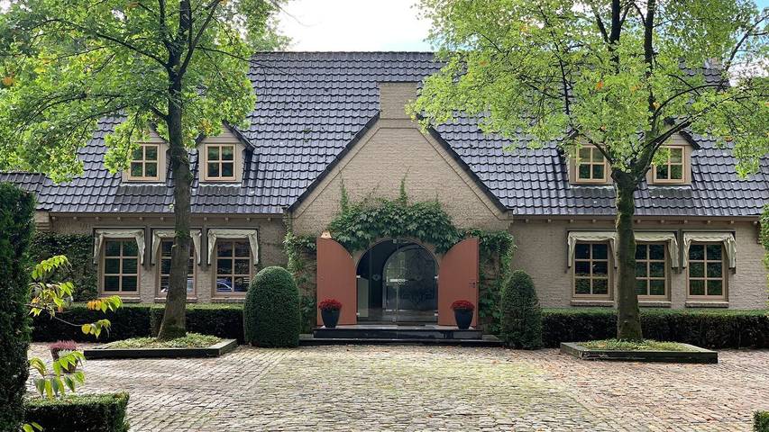 Vakantiehuis voor 14 personen, met zwembad en sauna in Drunen