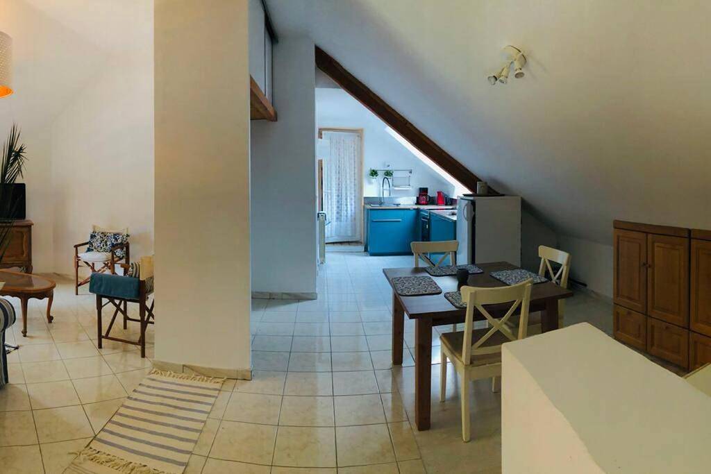 Appartement entier, One-Bedroom Apartment in Chabottes, Parc national des Écrins