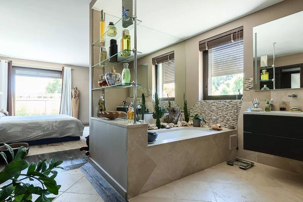 Private villa with heated pool in Antibes, Mediterranean Coast (France)