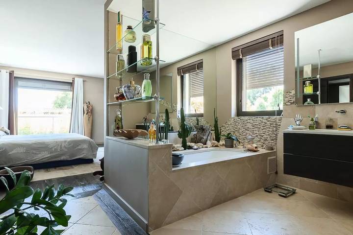 Villa pour 8 personnes, avec piscine ainsi que balcon et jardin dans les Alpes maritimes - 3