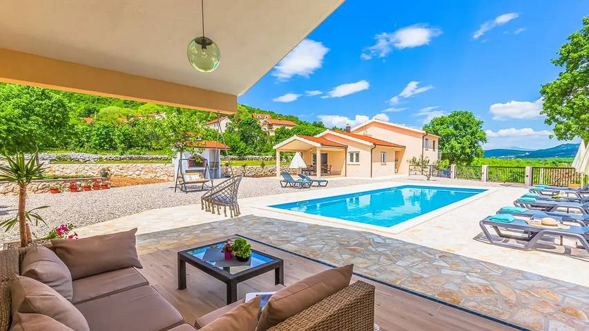 Villa für 8 Personen, mit Garten und Pool sowie Terrasse - 1